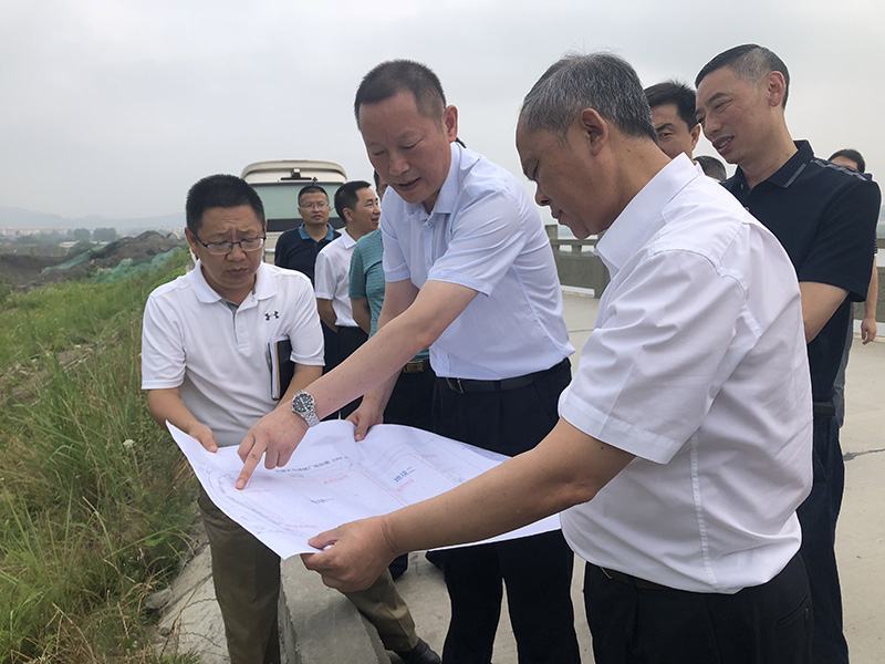 市、縣領導現場調研天馬50萬噸玻瓶項目(圖6)